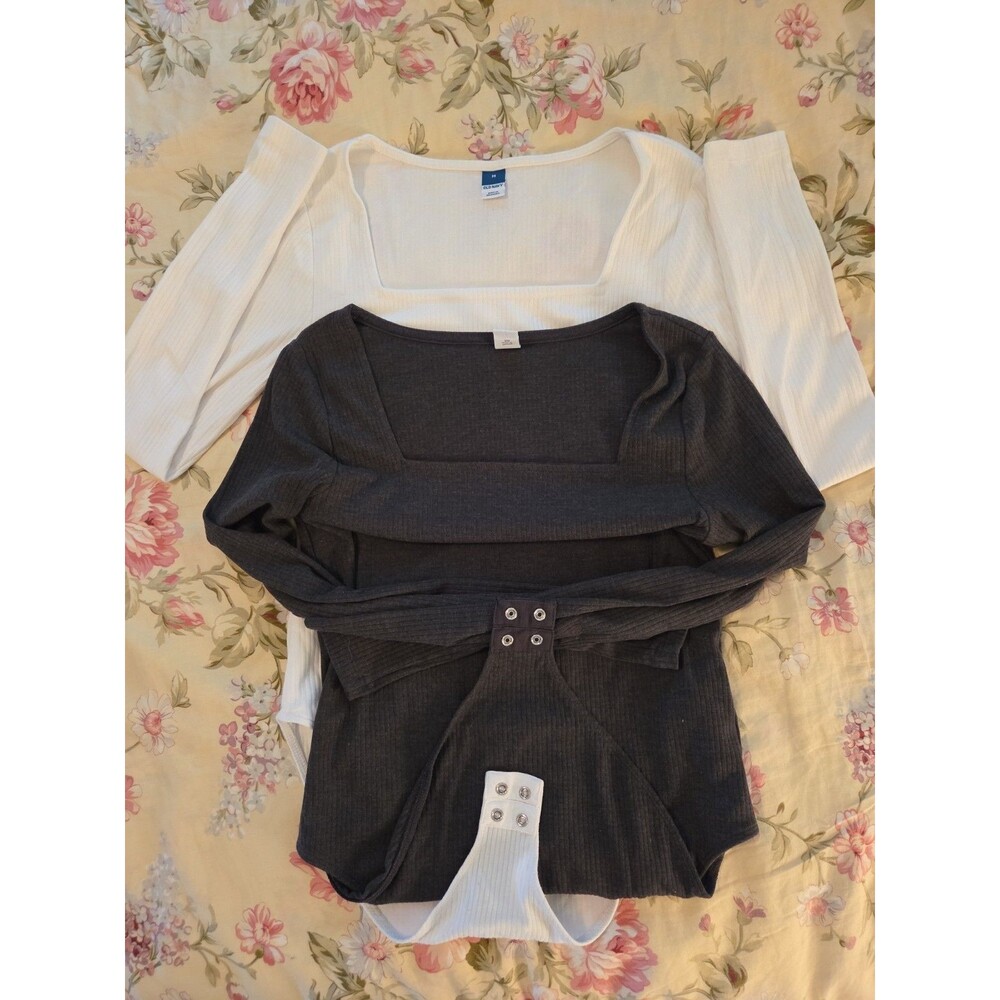 2 Old Navy Cotton Longsleeve bodysuits Square Neck Double Snap Enclose Sz Med